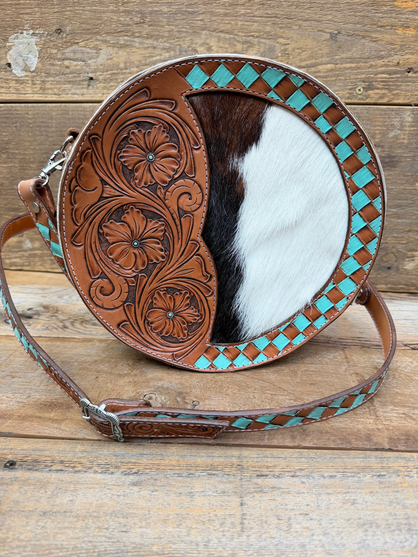 Tooled round cowhide/turquoise consealed purse