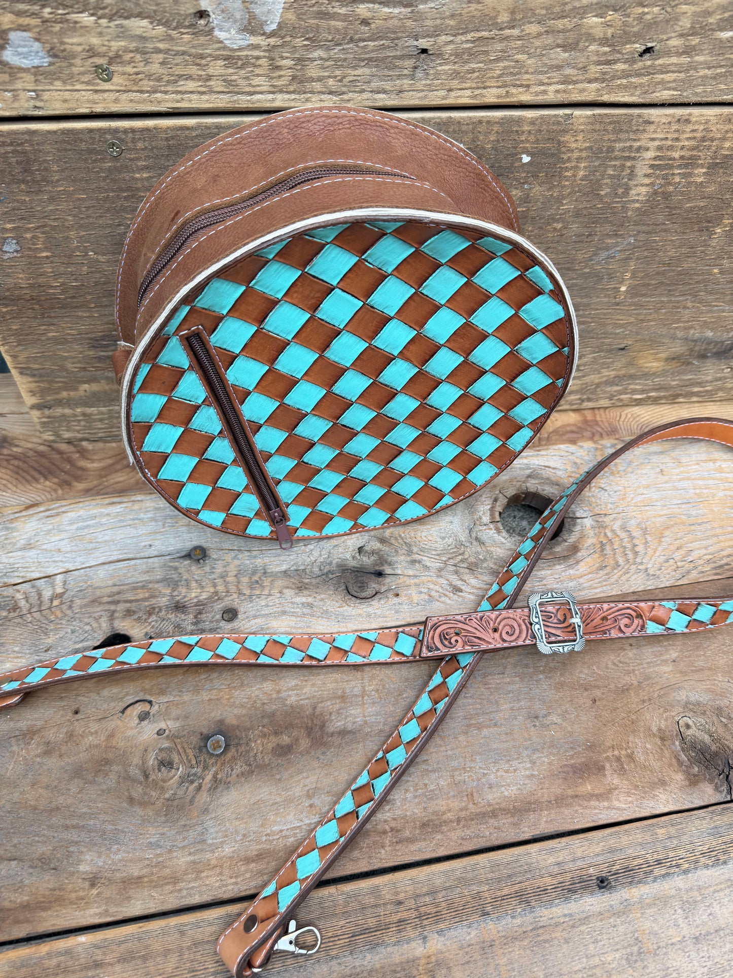 Tooled round cowhide/turquoise consealed purse